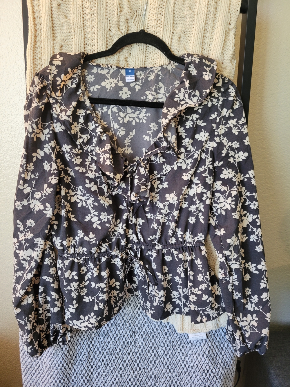 Women’s Floral Ruffle Tie-Waist Blouse